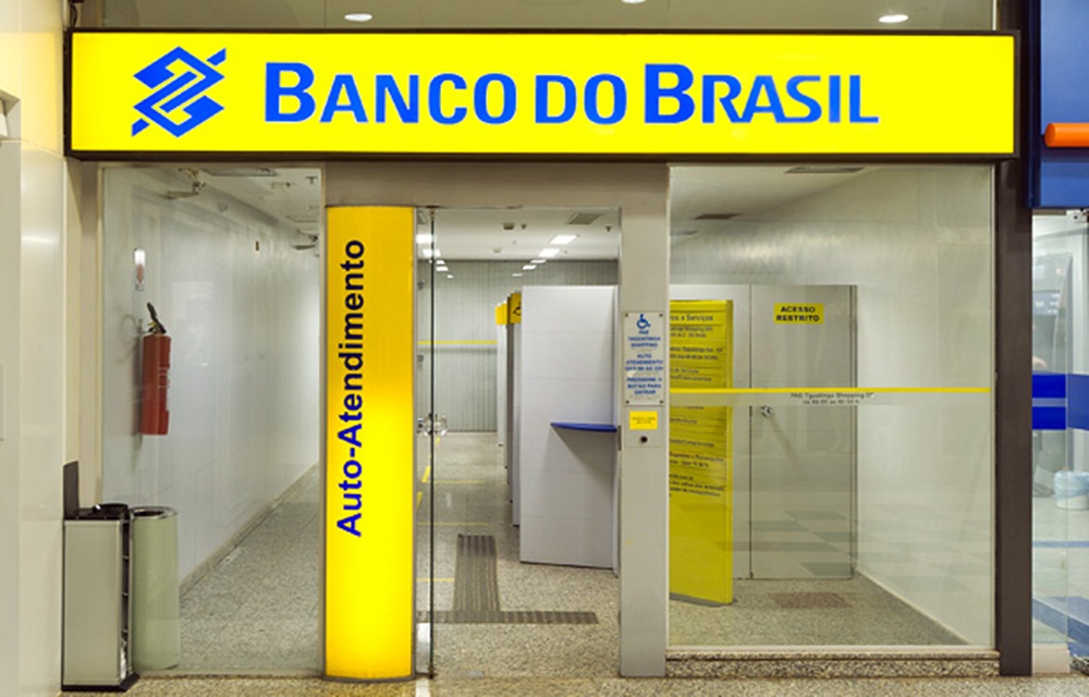 Ir para  <p>O Banco do Brasil (BB) deu in&iacute;cio a um profundo processo de reestrutura&ccedil;&atilde;o, planejado desde o in&iacute;cio do governo de Michel Temer. H&aacute; rumores de que a meta &eacute; reduzir em...